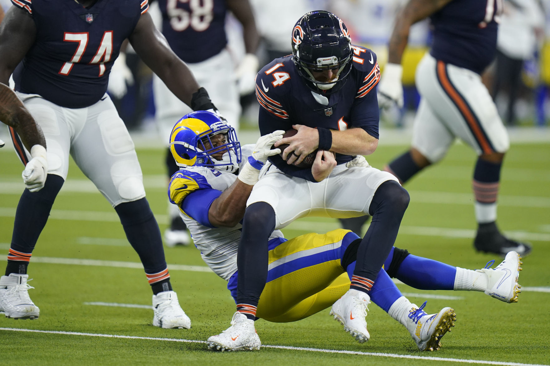 Bears Rams Football